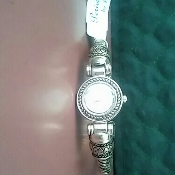 Watch - Picture 2 of 4